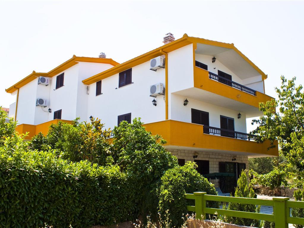 Apartments Villa Annika Slatine Extérieur photo