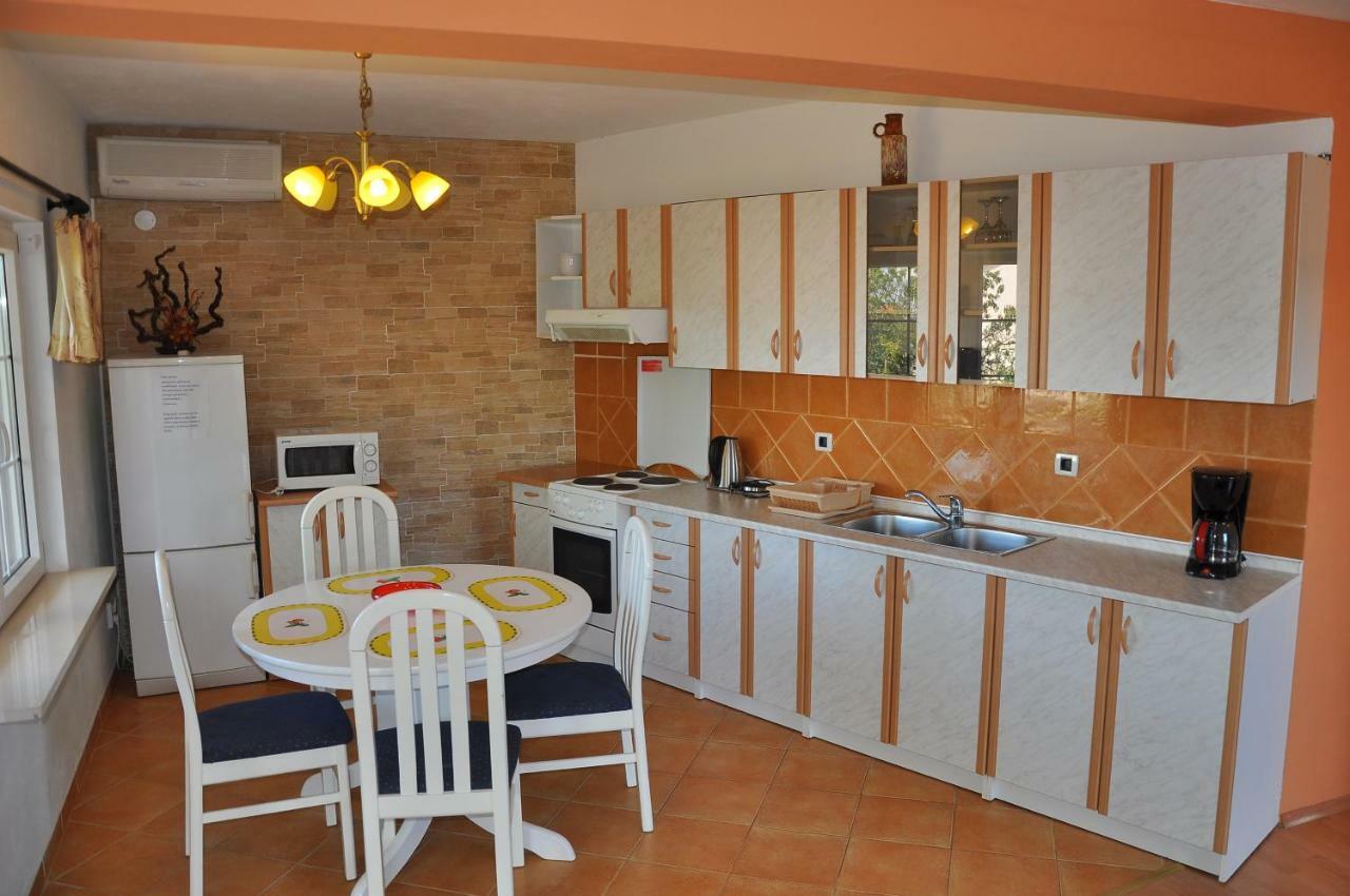 Apartments Villa Annika Slatine Extérieur photo